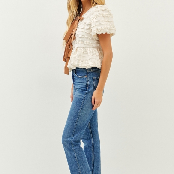 Bubble Babydoll Blouse with Textured Fabric and Contrast Bow - Picture 9 of 16